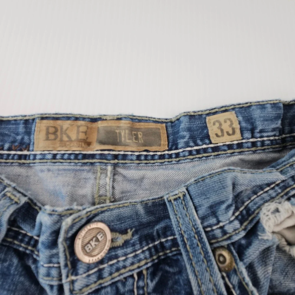 BKE Tyler Mens 33x32 Distressed Thrashed Jeans Baggy Y2K Grunge Skater Denim